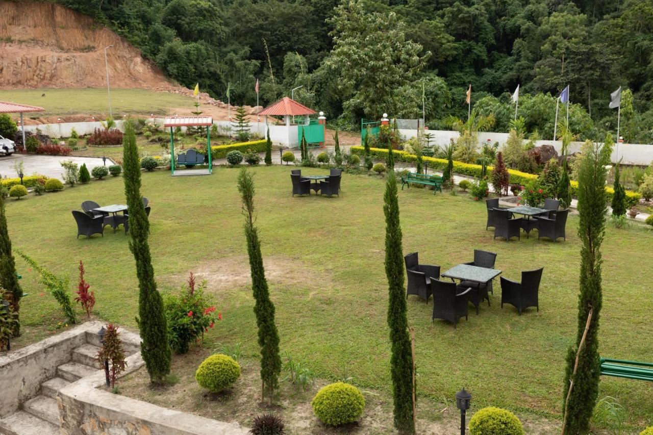La Vue Resort Kaziranga Bagian luar foto